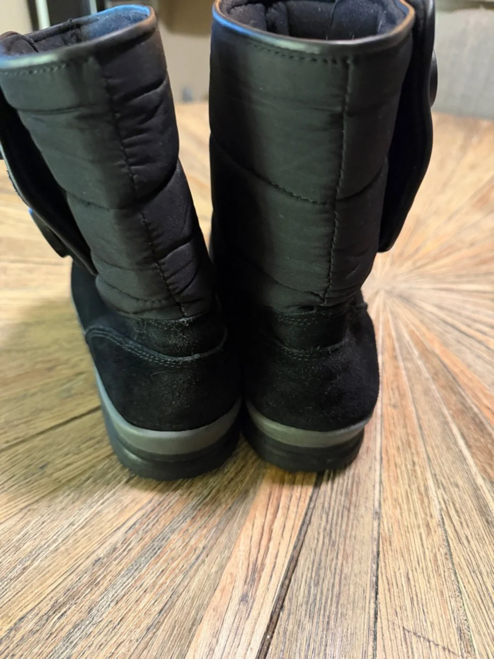 Lands’ End Black Suede Quilted Winter Boots Cozy Lined Pull On Size 7 short
